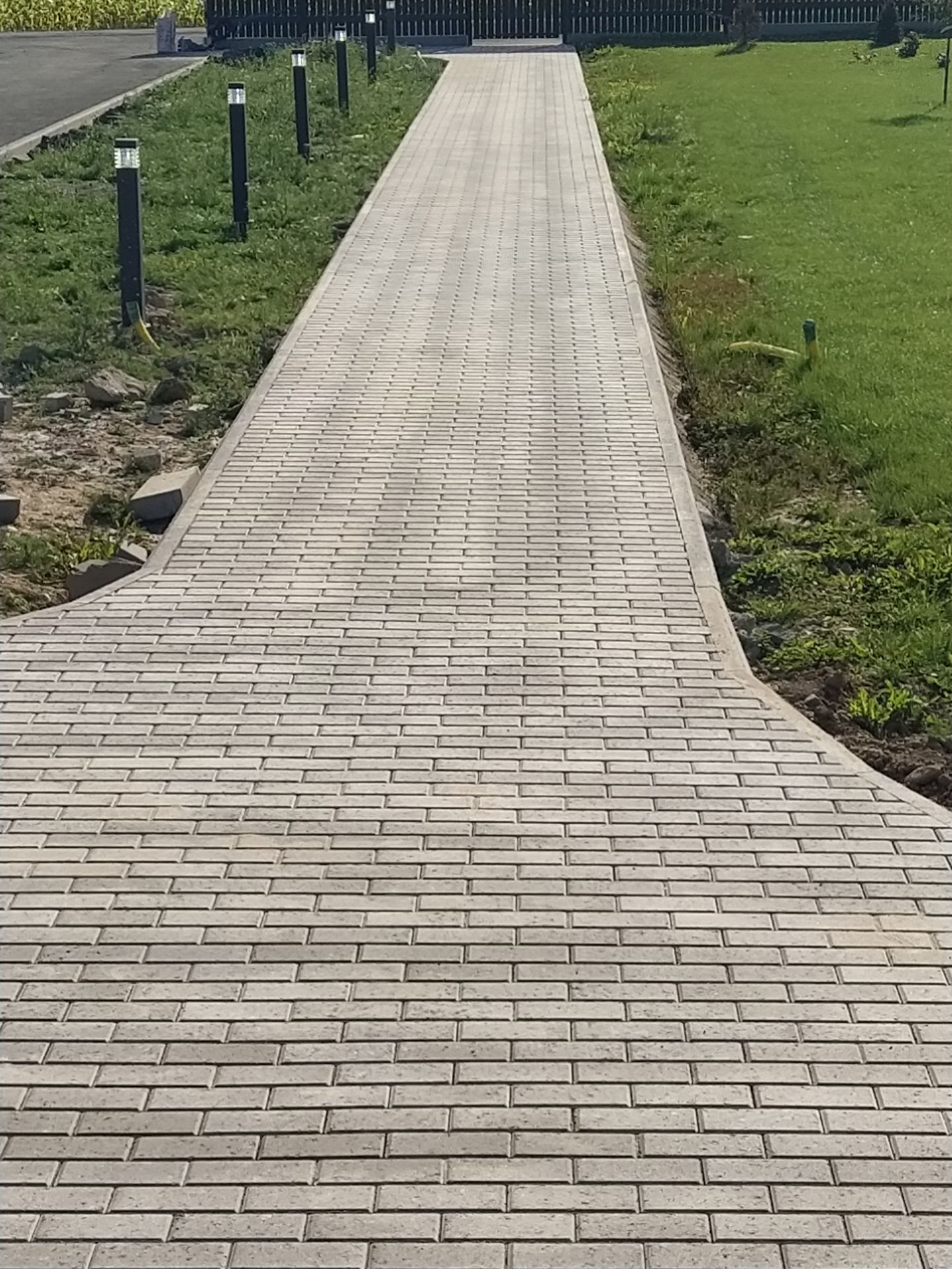 CID OÜ Tänavakivide paigaldus, Kivisillutiste paigaldus, Äärekivide paigaldus Tartu ja Lõuna-Eesti